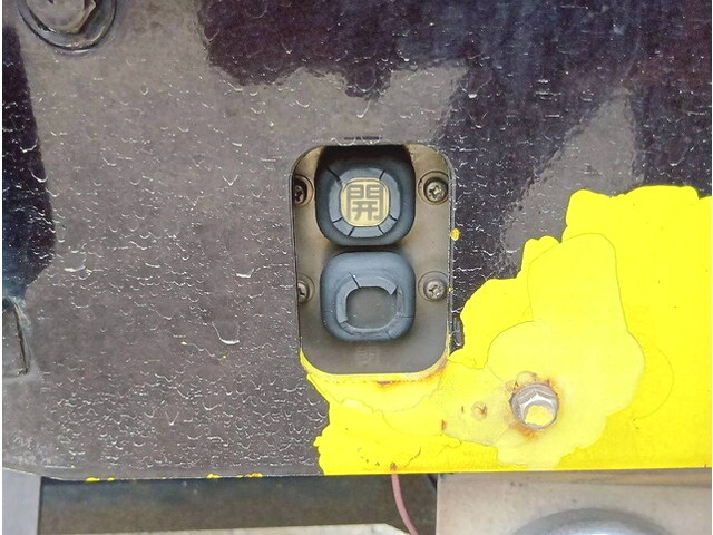 いすゞギガアルミウイング大型（10t）[写真10]