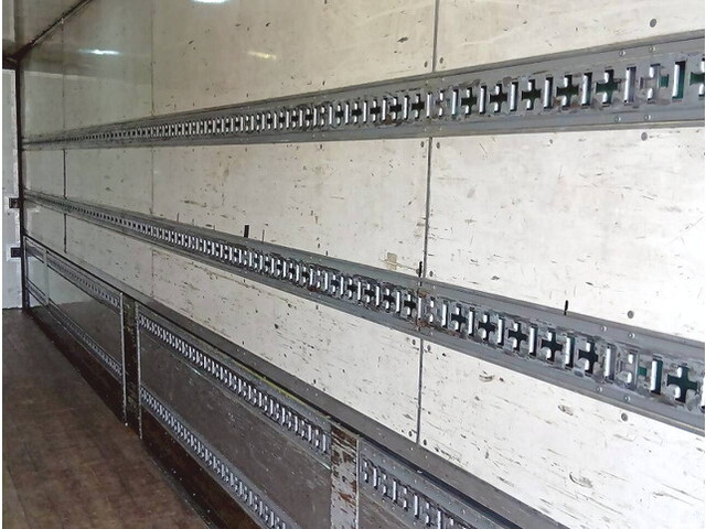 いすゞギガアルミウイング大型（10t）[写真13]