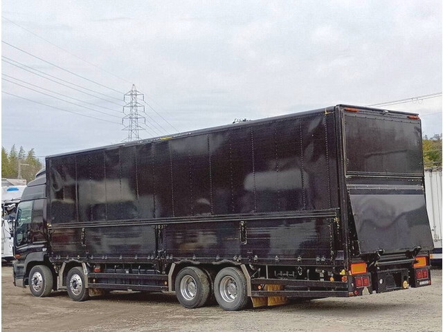 いすゞギガアルミウイング大型（10t）[写真02]