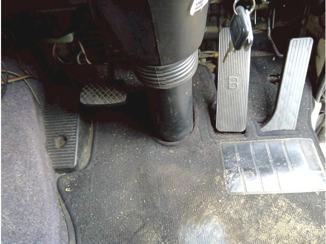 いすゞギガアルミウイング大型（10t）[写真22]