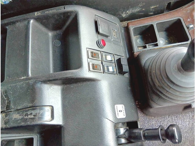 いすゞギガアルミウイング大型（10t）[写真23]