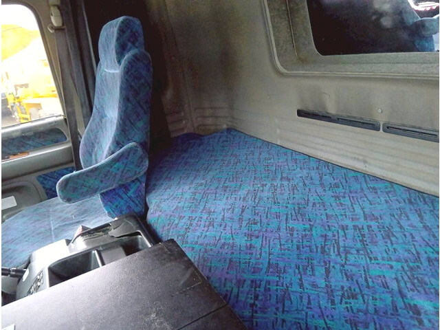 いすゞギガアルミウイング大型（10t）[写真27]