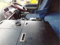 いすゞギガアルミウイング大型（10t）[写真30]