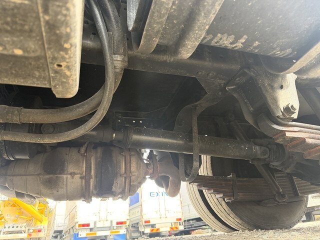 いすゞエルフ高所作業車小型（2t・3t）[写真12]