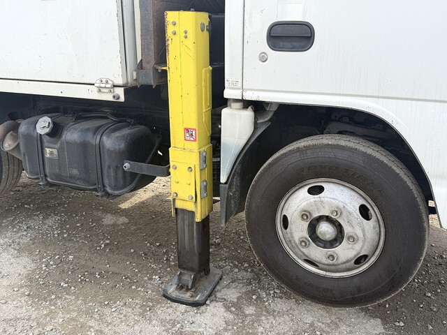 いすゞエルフ高所作業車小型（2t・3t）[写真23]