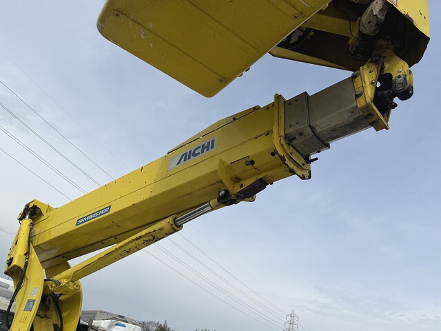 いすゞエルフ高所作業車小型（2t・3t）[写真25]