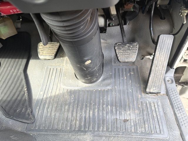 いすゞエルフ高所作業車小型（2t・3t）[写真34]