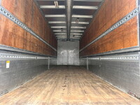 三菱ふそうスーパーグレートアルミウイング大型（10t）[写真11]