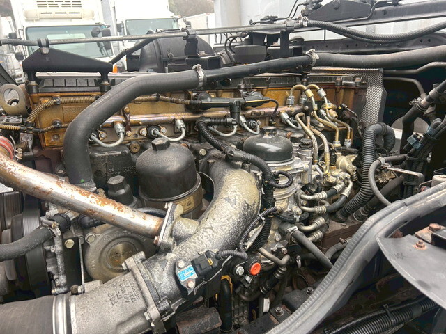 三菱ふそうスーパーグレートアルミウイング大型（10t）[写真32]