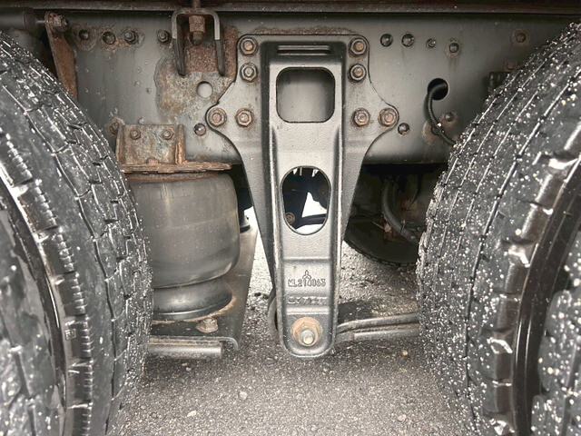 三菱ふそうスーパーグレートアルミウイング大型（10t）[写真36]