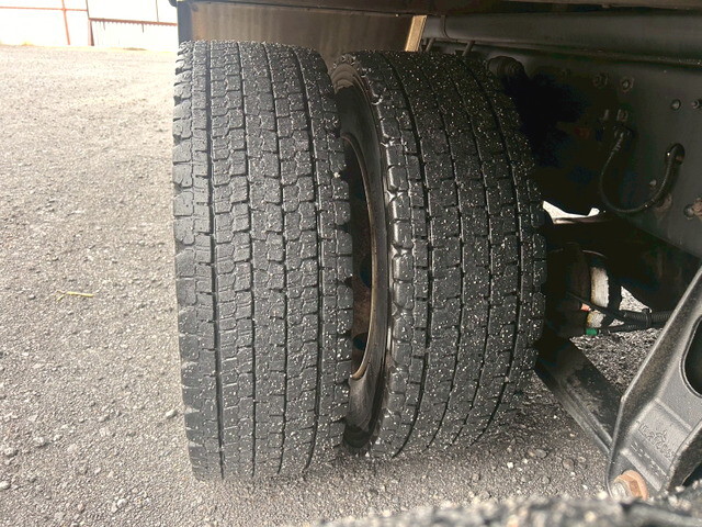 三菱ふそうスーパーグレートアルミウイング大型（10t）[写真37]