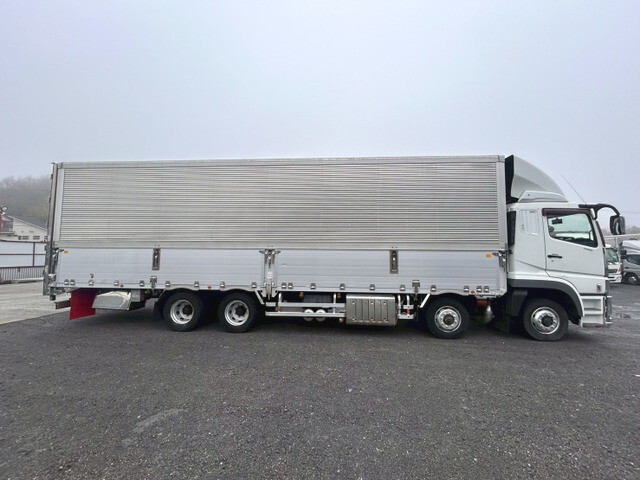 三菱ふそうスーパーグレートアルミウイング大型（10t）[写真05]