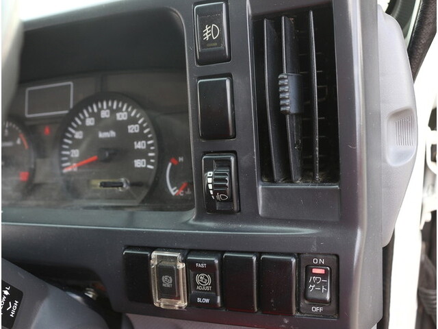 いすゞエルフ平ボディ小型（2t・3t）[写真25]