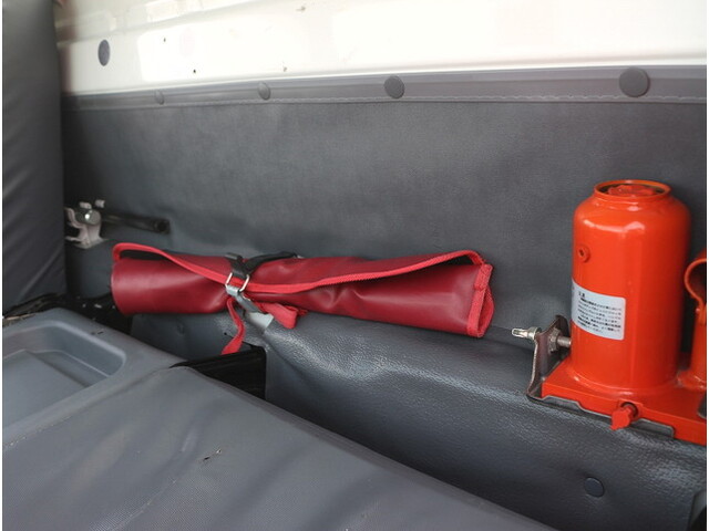 いすゞエルフ平ボディ小型（2t・3t）[写真30]