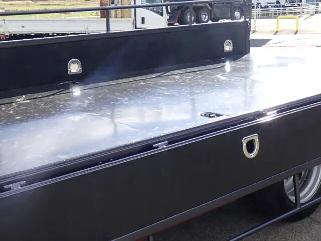 日野デュトロ平ボディ小型（2t・3t）[写真08]