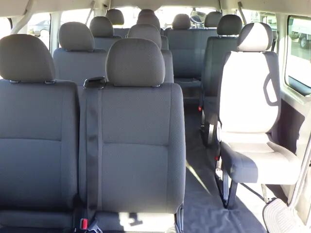 トヨタハイエースバン小型（2t・3t）[写真10]