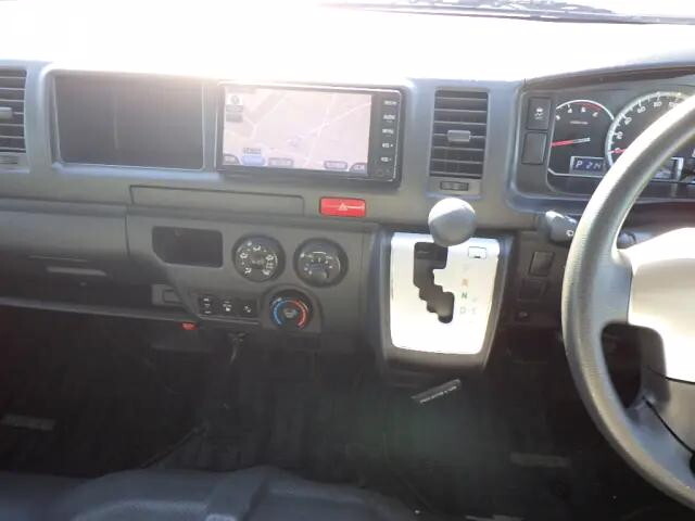 トヨタハイエースバン小型（2t・3t）[写真17]