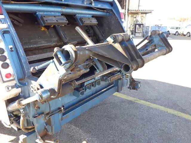 日野デュトロパッカー車（塵芥車）小型（2t・3t）[写真28]