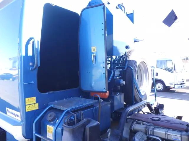 日野デュトロパッカー車（塵芥車）小型（2t・3t）[写真36]