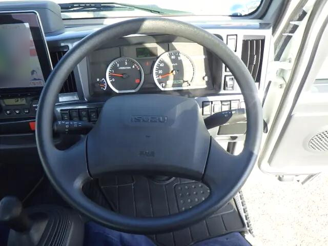 いすゞエルフアルミブロック小型（2t・3t）[写真11]