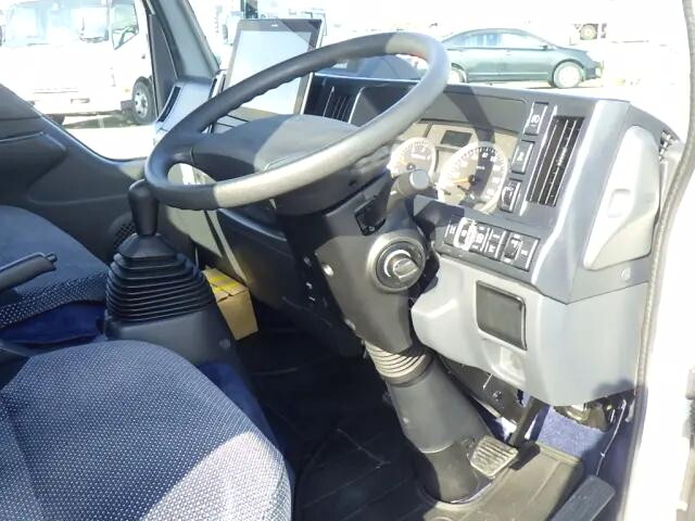 いすゞエルフアルミブロック小型（2t・3t）[写真36]