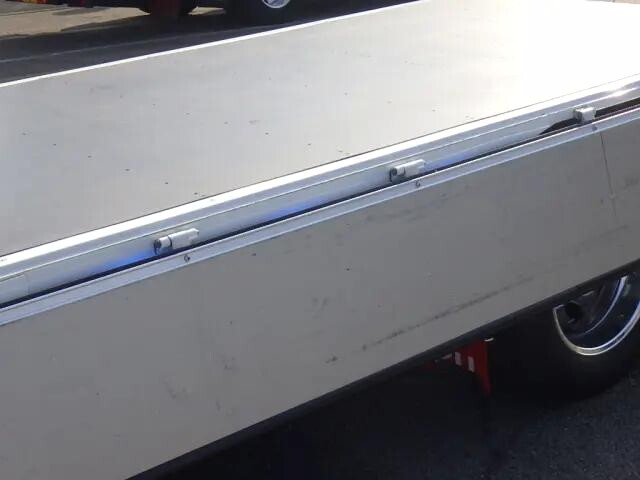 いすゞエルフアルミブロック小型（2t・3t）[写真09]