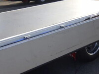 いすゞエルフアルミブロック小型（2t・3t）[写真10]