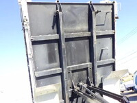 いすゞフォワードダンプ中型（4t）[写真12]