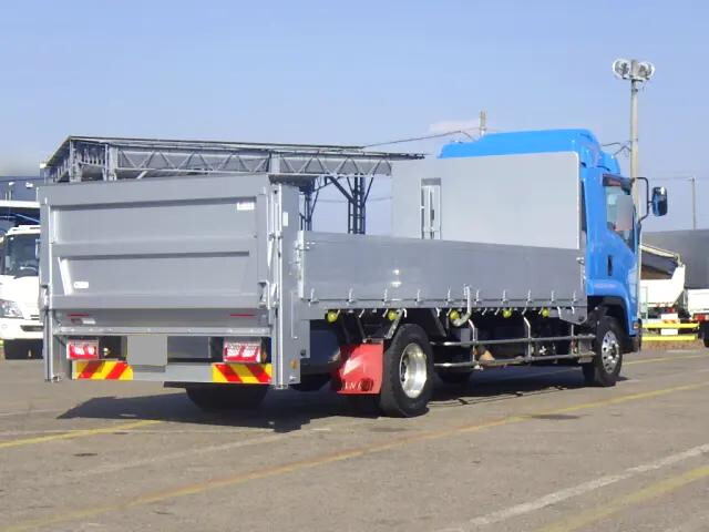 いすゞフォワードアルミブロック中型（4t）[写真02]