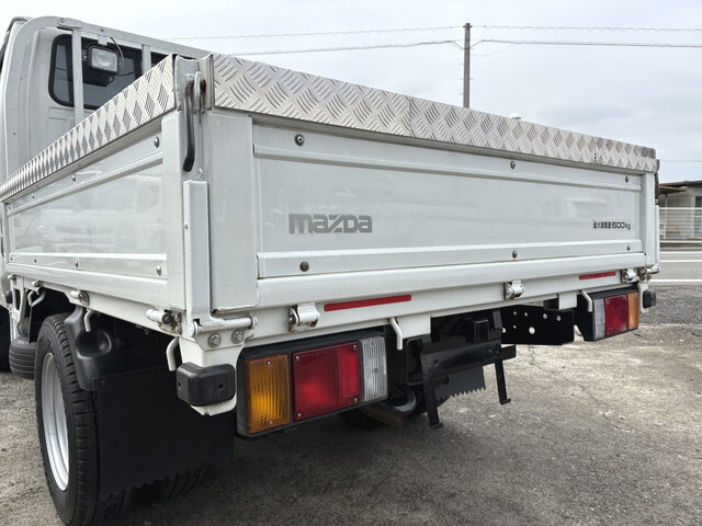 マツダタイタンダブルキャブ（Wキャブ）小型（2t・3t）[写真02]