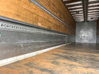 いすゞギガアルミウイング大型（10t）[写真11]