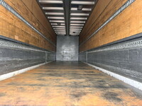 いすゞギガアルミウイング大型（10t）[写真12]