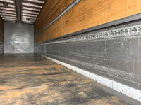 いすゞギガアルミウイング大型（10t）[写真13]