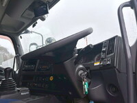 いすゞギガアルミウイング大型（10t）[写真20]