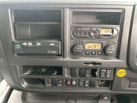 いすゞギガアルミウイング大型（10t）[写真24]