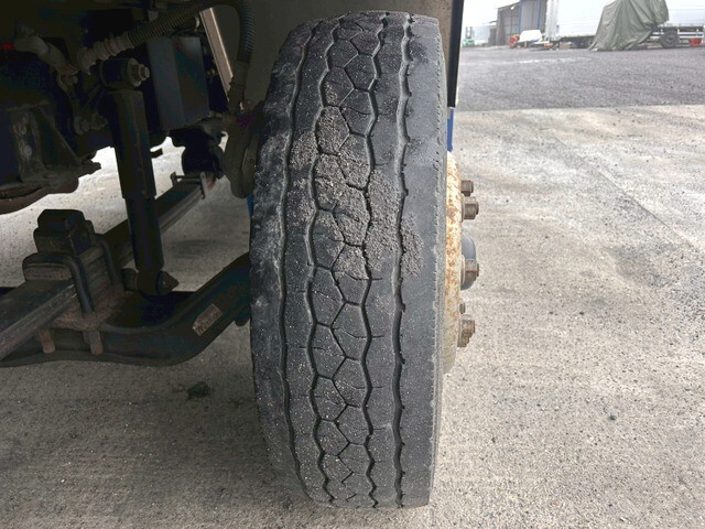 いすゞギガアルミウイング大型（10t）[写真34]