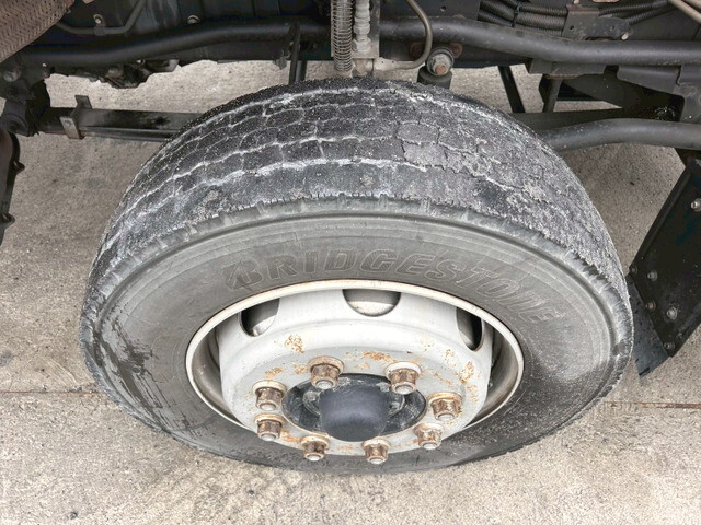 いすゞギガアルミウイング大型（10t）[写真35]