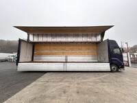 いすゞギガアルミウイング大型（10t）[写真09]