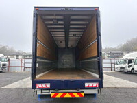 いすゞギガアルミウイング大型（10t）[写真10]