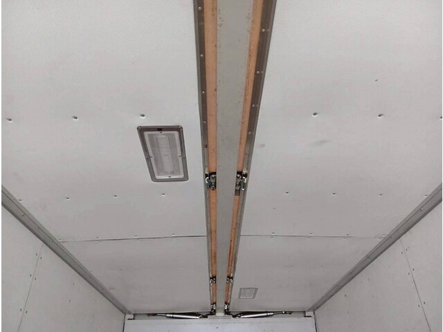 UDトラックスクオンアルミウイング大型（10t）[写真11]