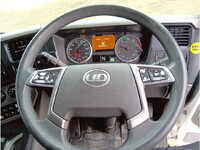 UDトラックスクオンアルミウイング大型（10t）[写真14]