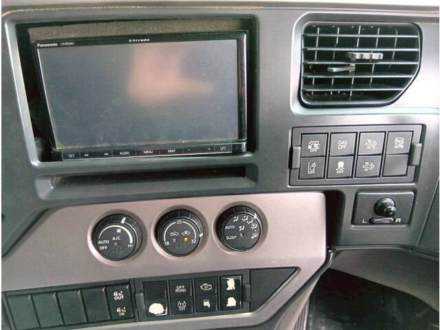 UDトラックスクオンアルミウイング大型（10t）[写真18]