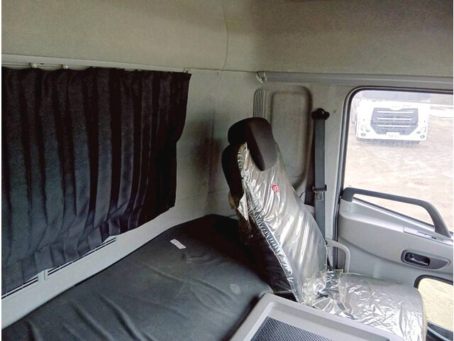 UDトラックスクオンアルミウイング大型（10t）[写真22]