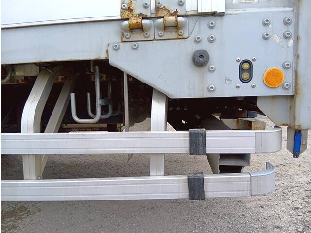 UDトラックスクオンアルミウイング大型（10t）[写真31]