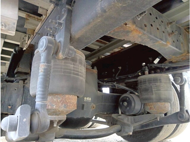 UDトラックスクオンアルミウイング大型（10t）[写真33]