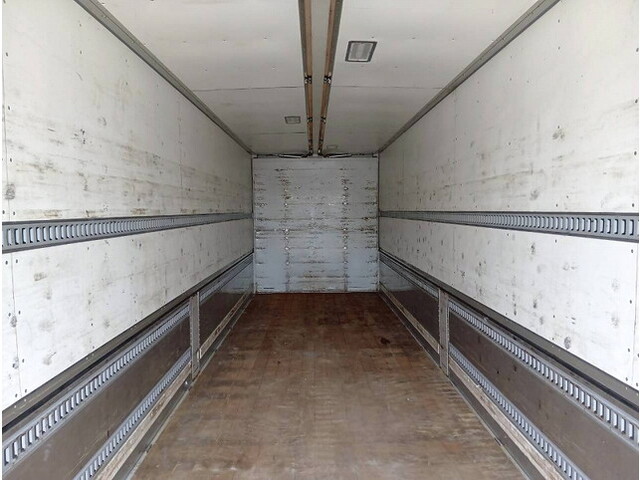 UDトラックスクオンアルミウイング大型（10t）[写真08]