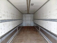 UDトラックスクオンアルミウイング大型（10t）[写真09]