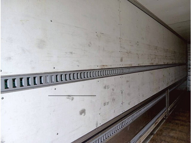 UDトラックスクオンアルミウイング大型（10t）[写真09]