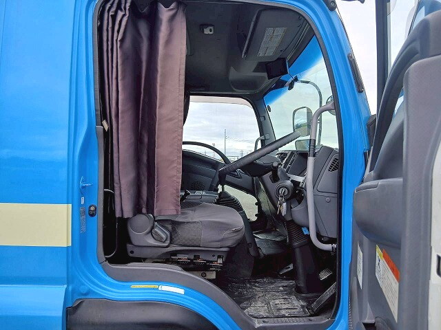 いすゞフォワードアルミウイング増トン（6t・8t）[写真13]