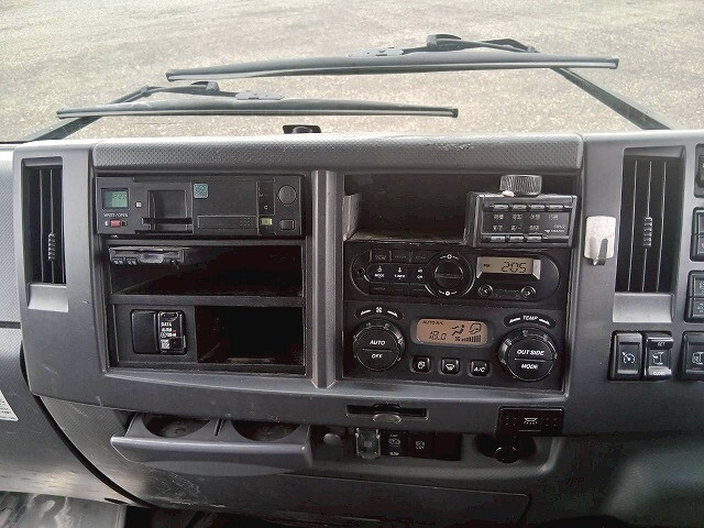 いすゞフォワードアルミウイング増トン（6t・8t）[写真19]